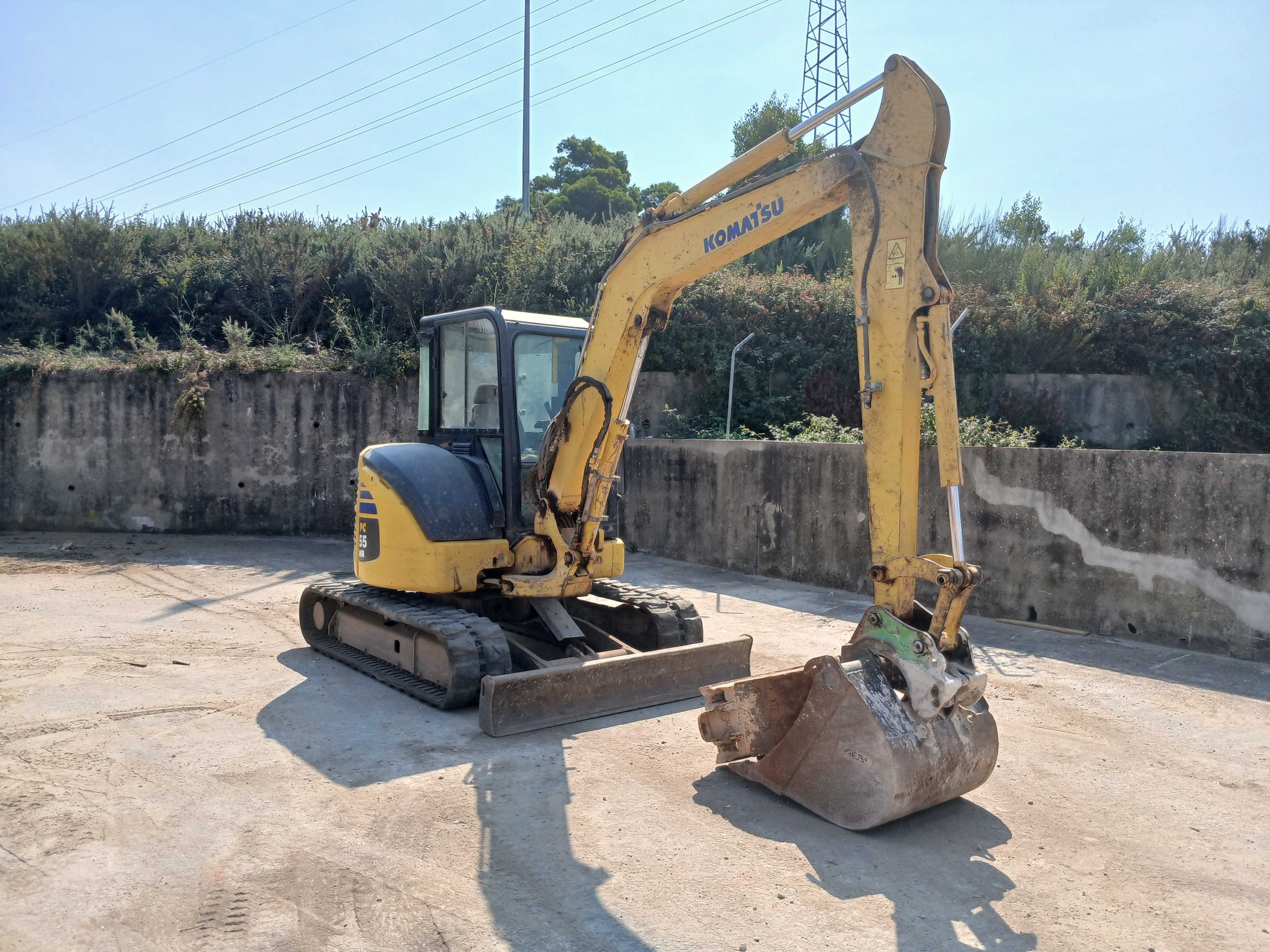 2013 Komatsu PC55MR-3 mini escavadora de rastos borracha 5500kg