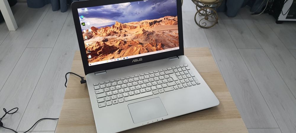 ASUS 15.6 FullHD/intel i7-4210HQ/8GB/ssd 128GB