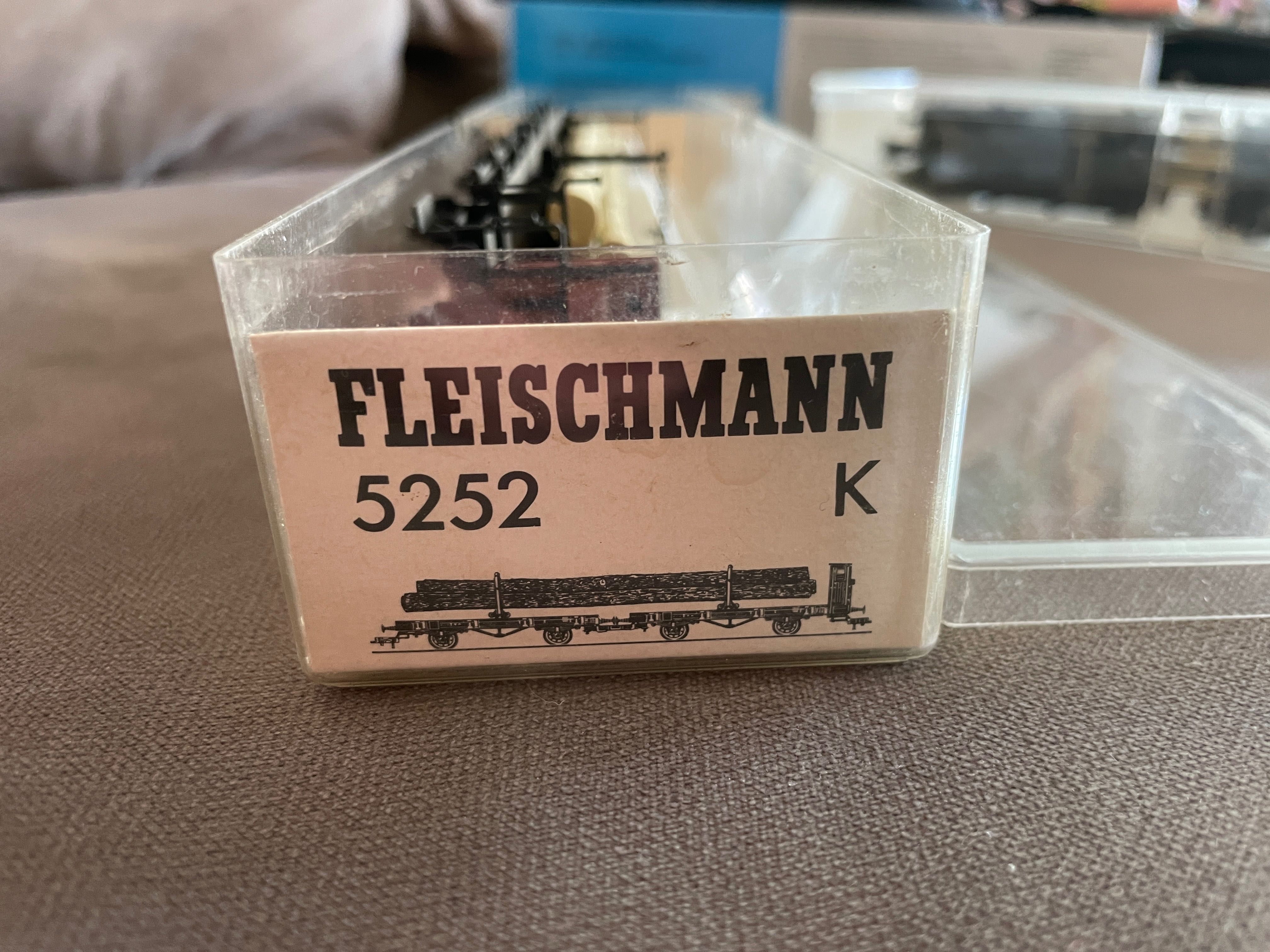 Fleischmann dwa wagony z dłużycą H0 1/87