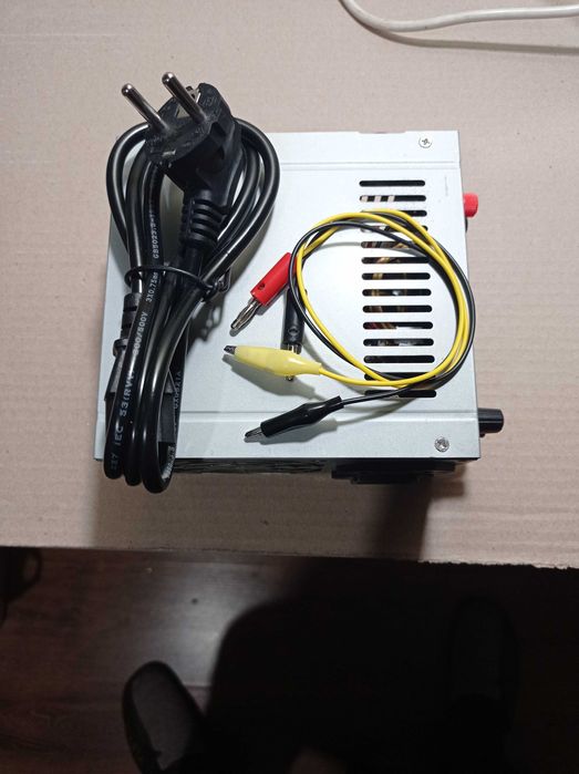 Лабораторний блок живлення.Зарядний пристрій.20В;10А.