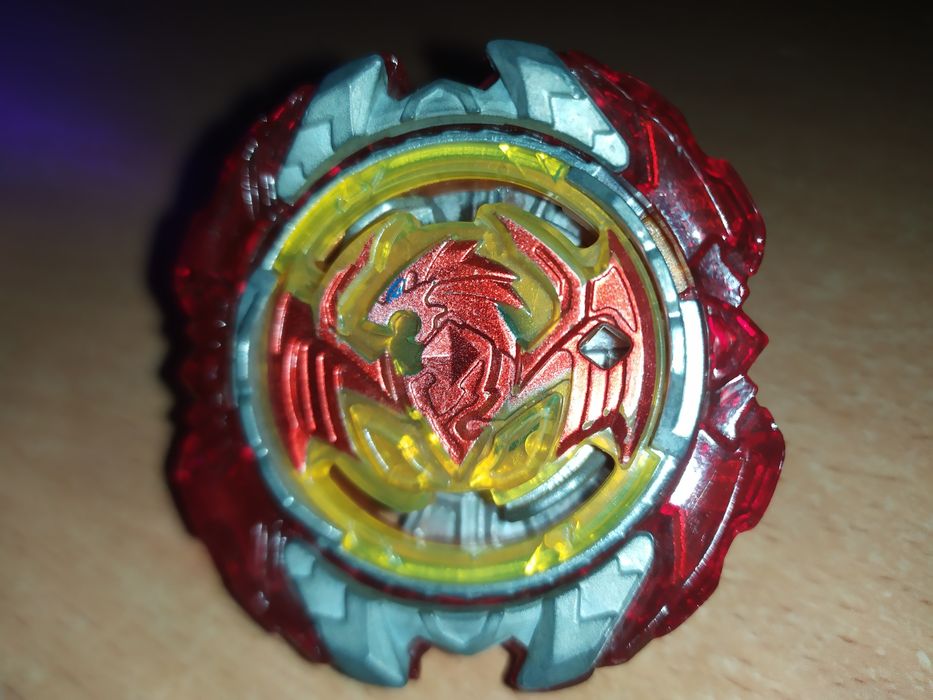 Бейблейди,Саламандра та Феникс.