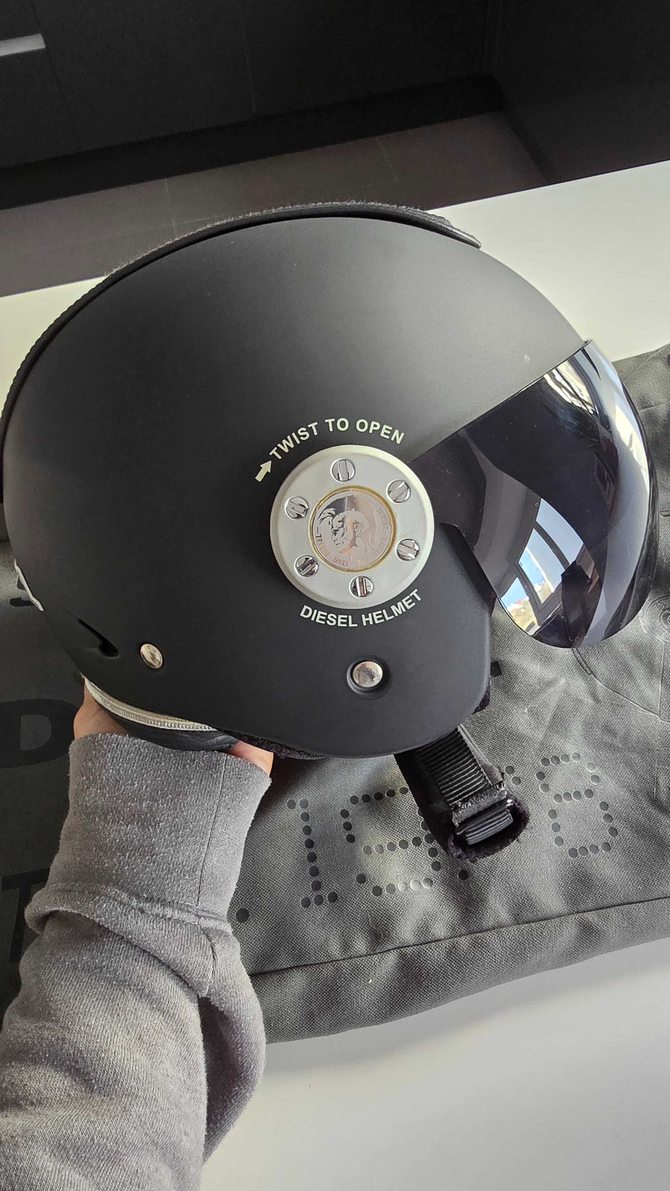 Capacete aberto AGV vintage edição Diesel
