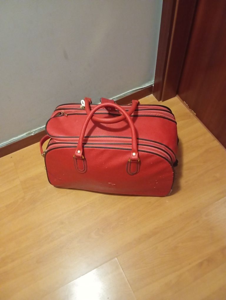 Vendo mala de viagem troley