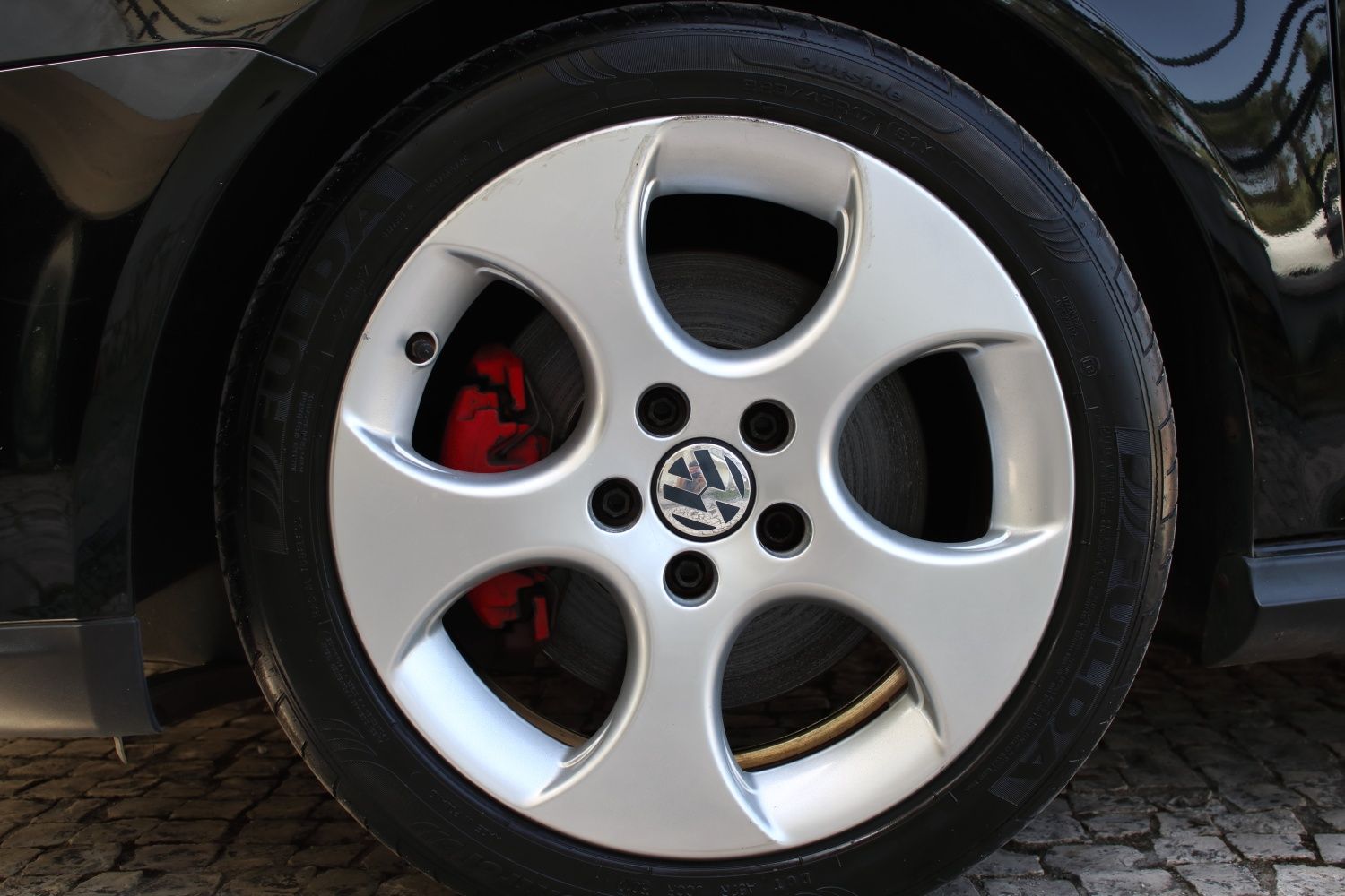 VW Golf 5 V GTI 2.0 TSI 200CV (210€/Mês)