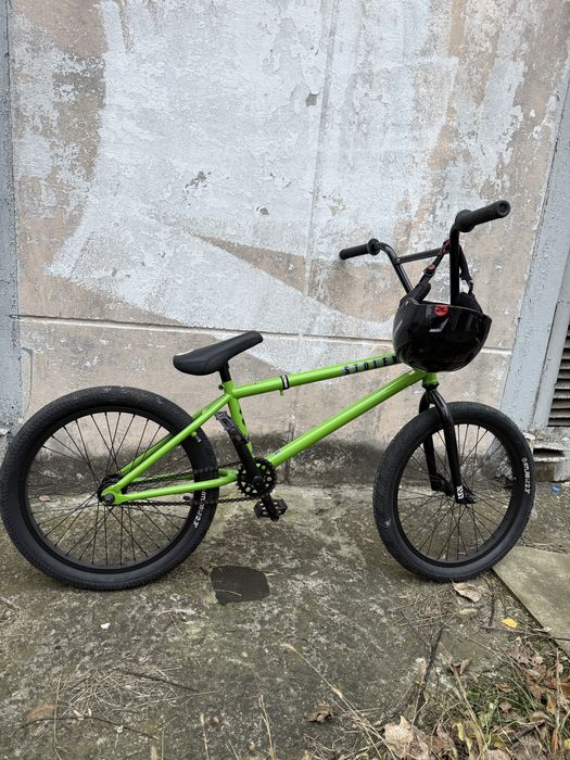 Велосипед - спортивний ВМХ