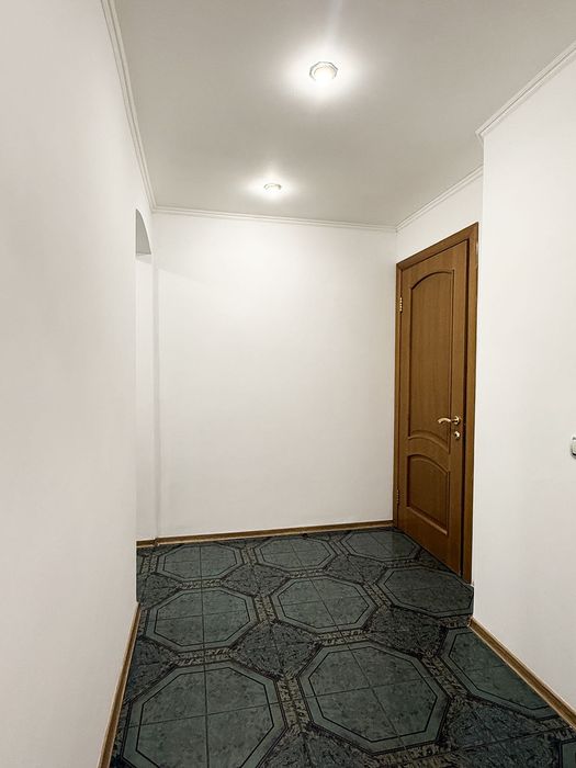 Оренда приміщення | офіс | кабінет - метро Мінська 1 хв. | ОБОЛОНЬ