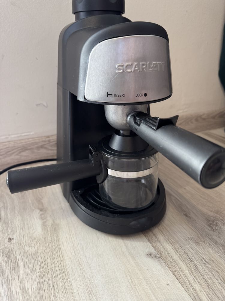 Ekspres SCARLETT SC-037