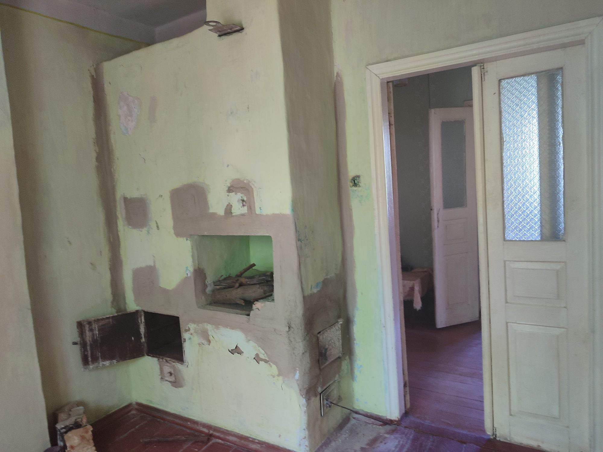 Будинок з великим подвір'ям в полтавській області.Торг.