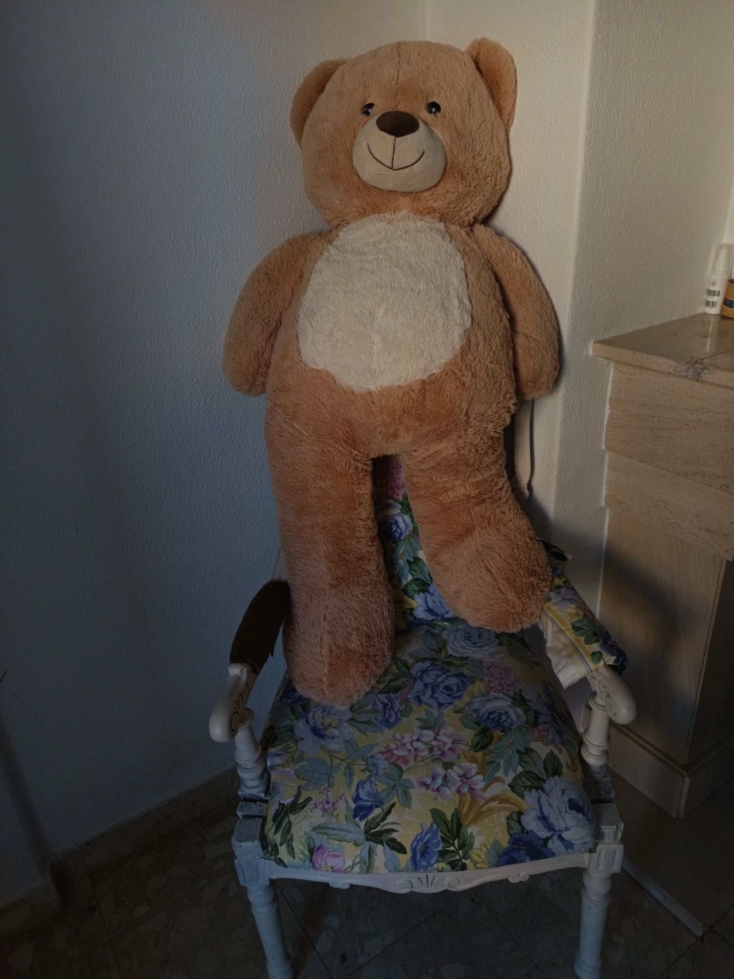 Urso de peluche grande. Usado 1 vez para aniversário