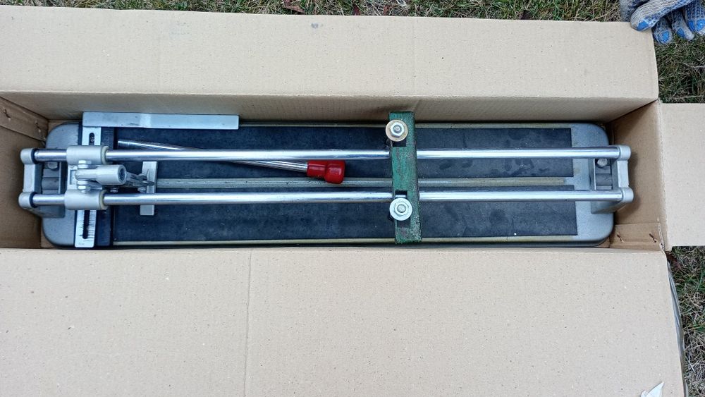 Maszynka do cięcia płytek 24" x 600 mm