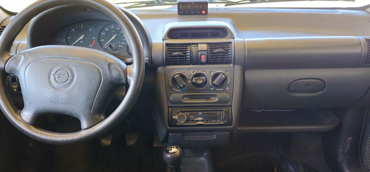 Opel corsa B 3 portas o