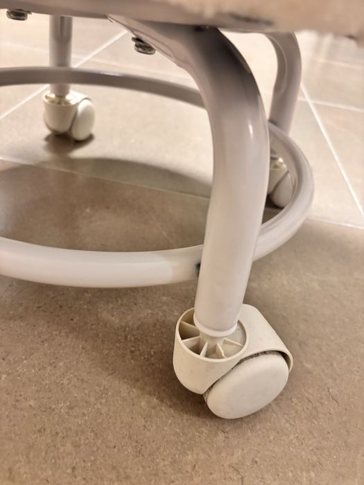 Cadeira pelucia branca