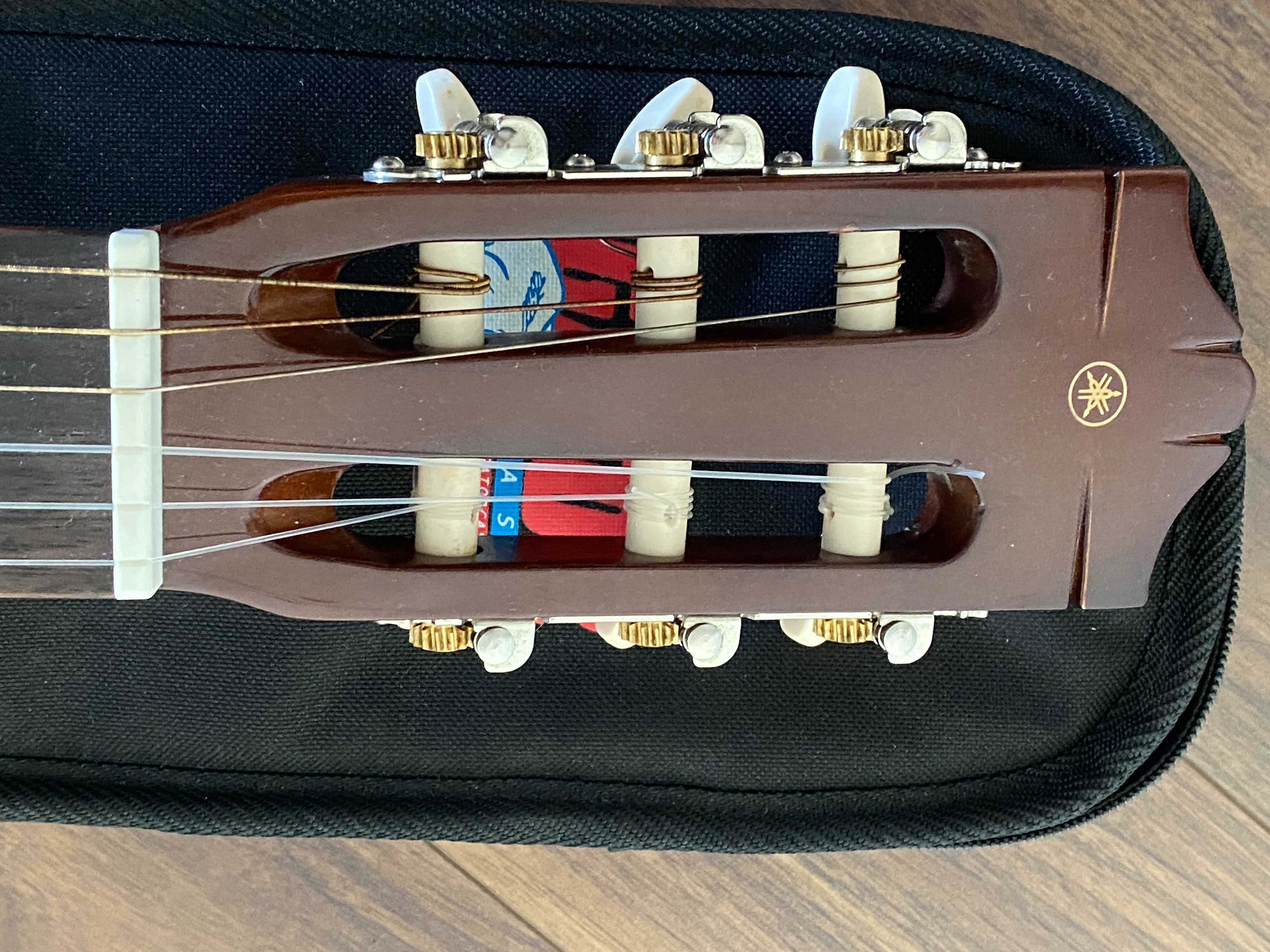 Guitarra Yamaha GS104A