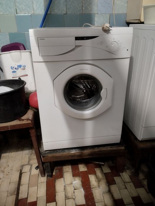 Продаж великої кімнати 22 , 3 м. кв. Ближнє Замостя .Центральний ринок