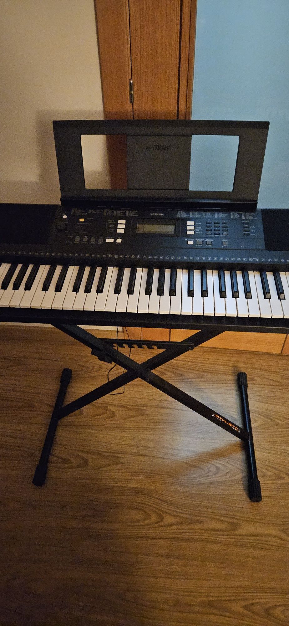 Vendo teclado yamaha psr e343 com suporte