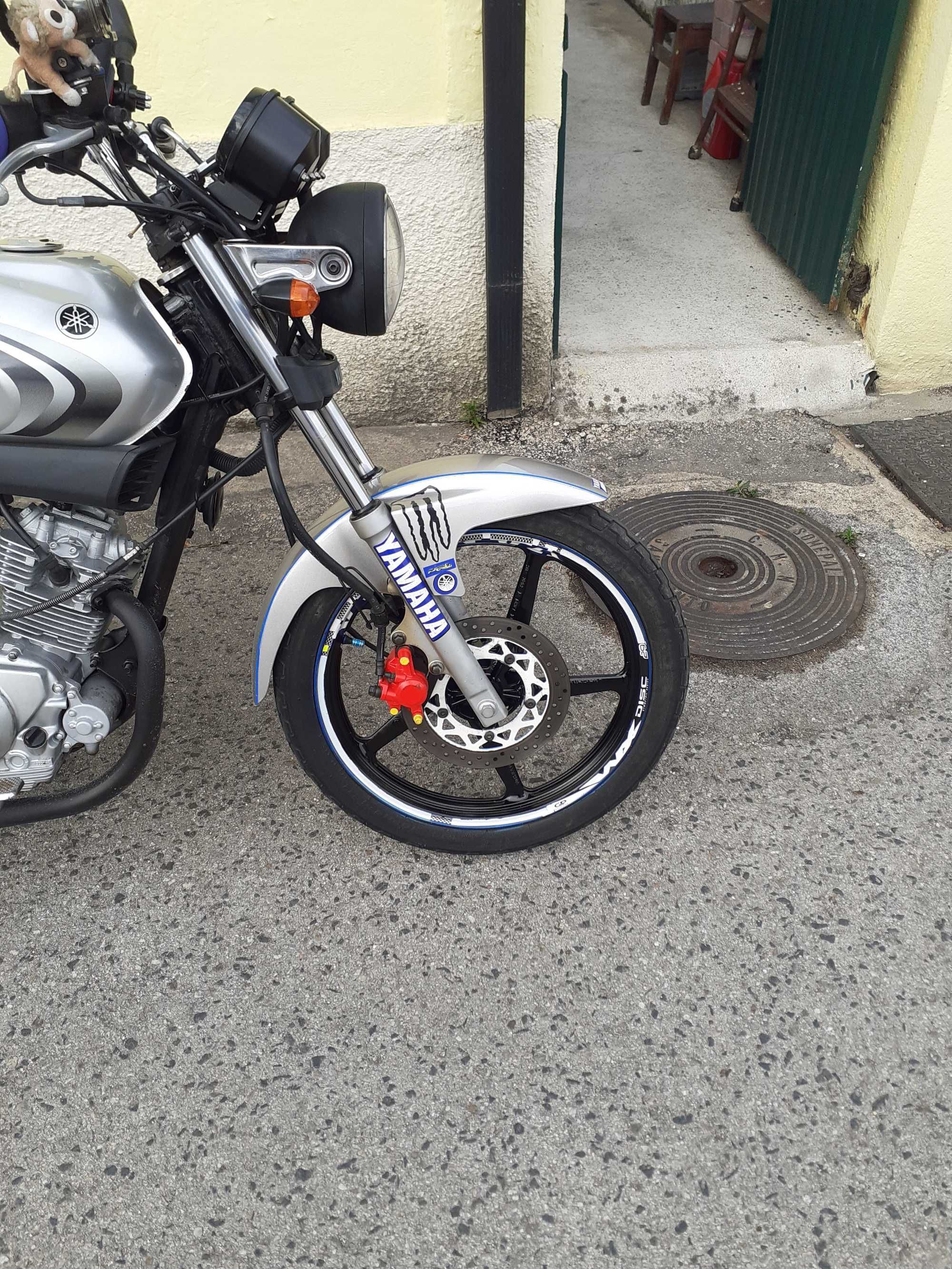 YAMAHA YBR 125 poucos  Km