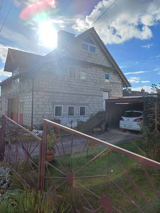 Sprzedam dom z warsztatem