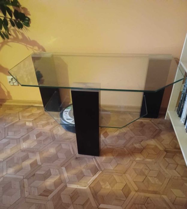 Stolik pod telewizor