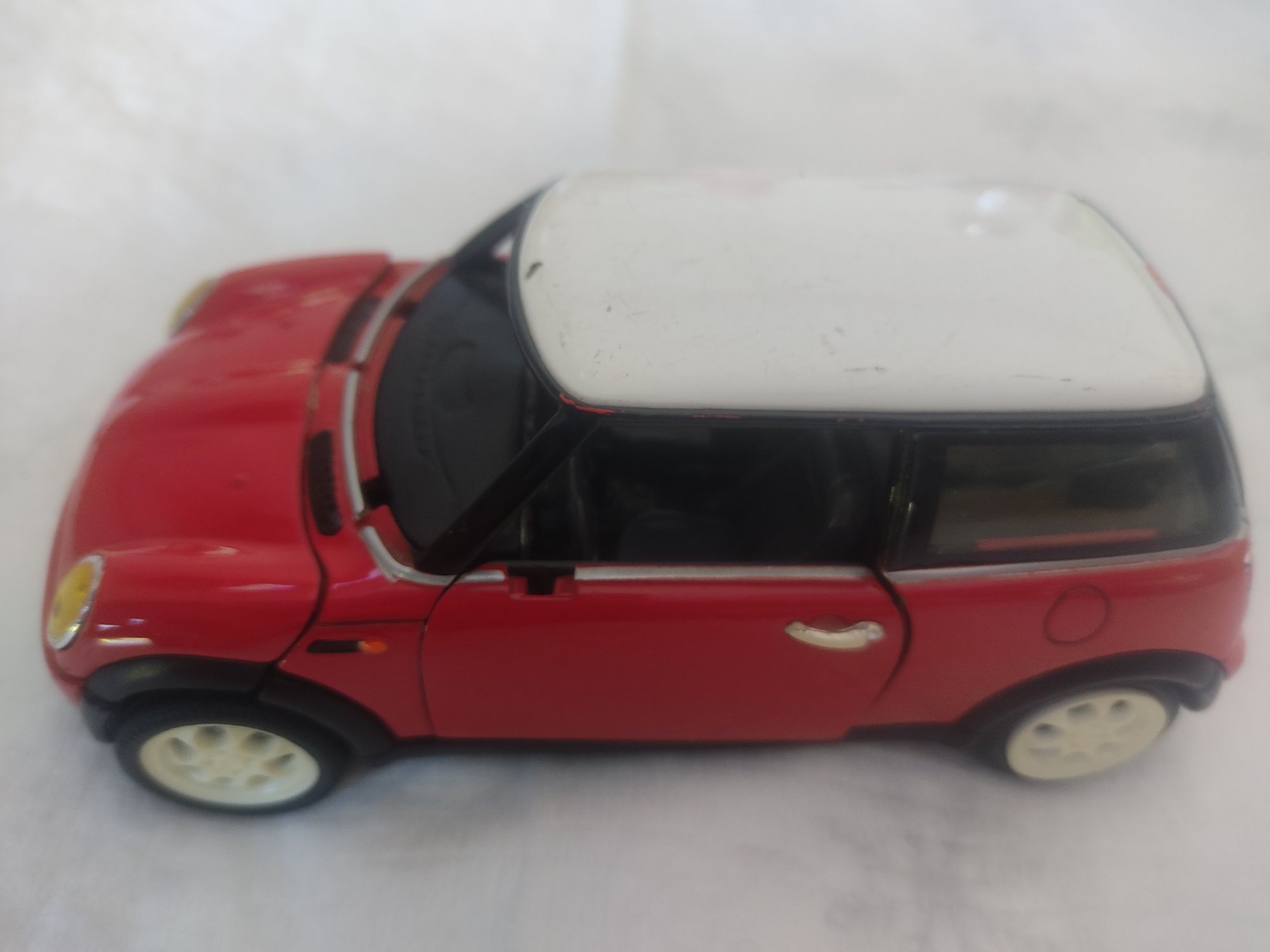 Carro mini Cooper vermelho miniatura