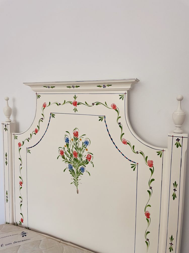 Mobília Alentejana Alentejo Cama Branca Flores Estrado Oficial