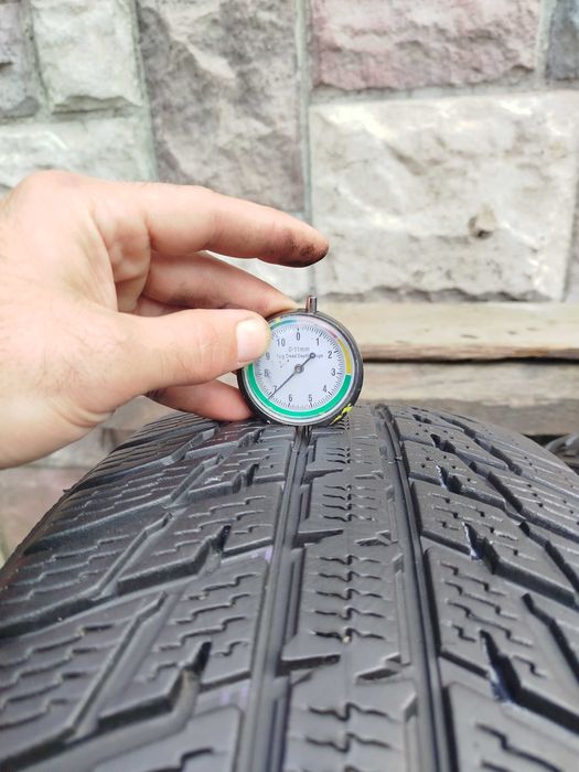 Резина (шини) зимові 235-60-18 Nokian з Німечини