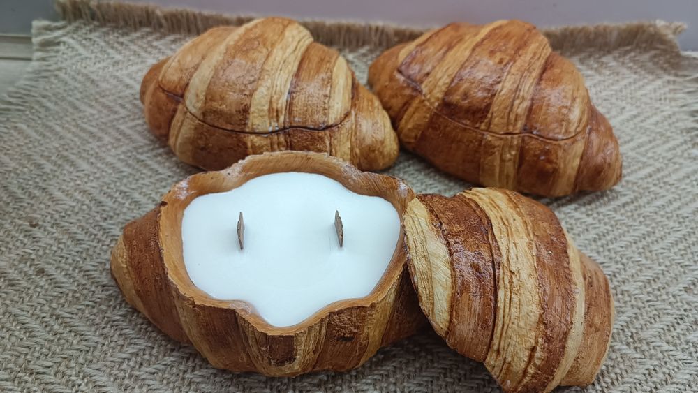 Свічка круасан зі смачним ароматом