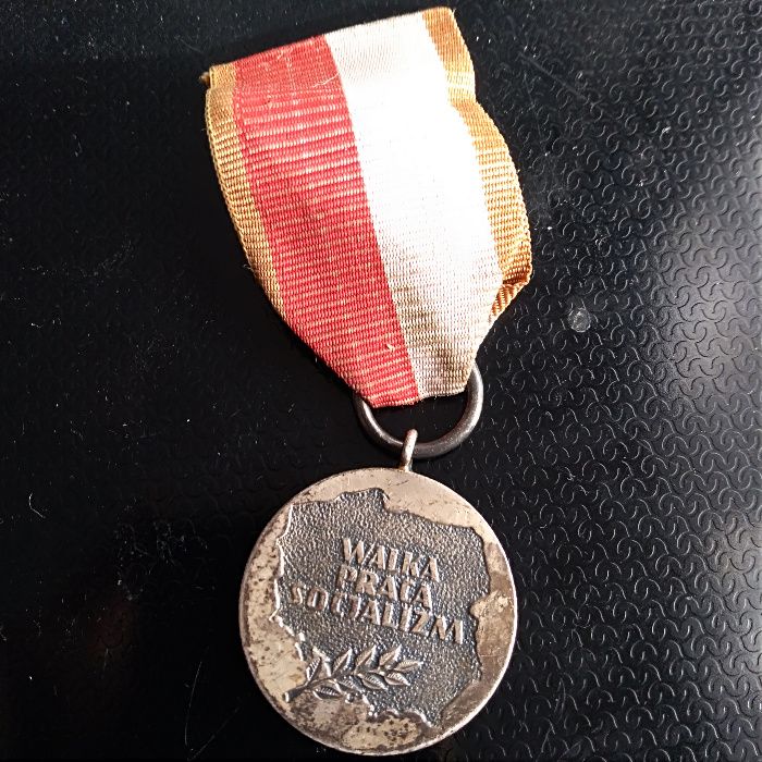 stary kolekcjonesrki medal walka PRACA SOCJALIZM XL 1944