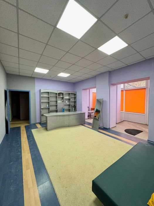 Продається комерційне приміщення, у пішій доступності до центру міста