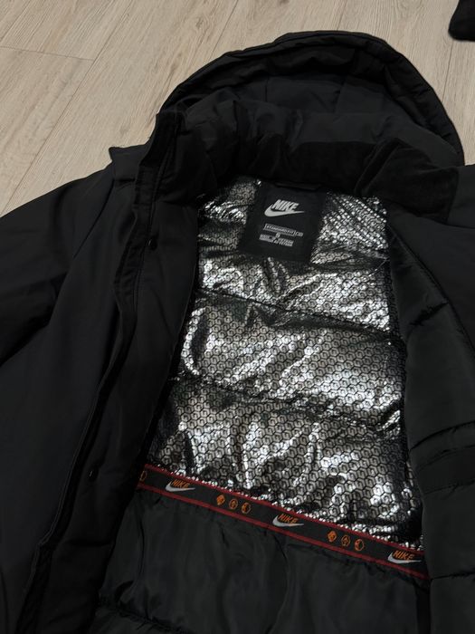 Продам зимову куртку в чудовому стані.