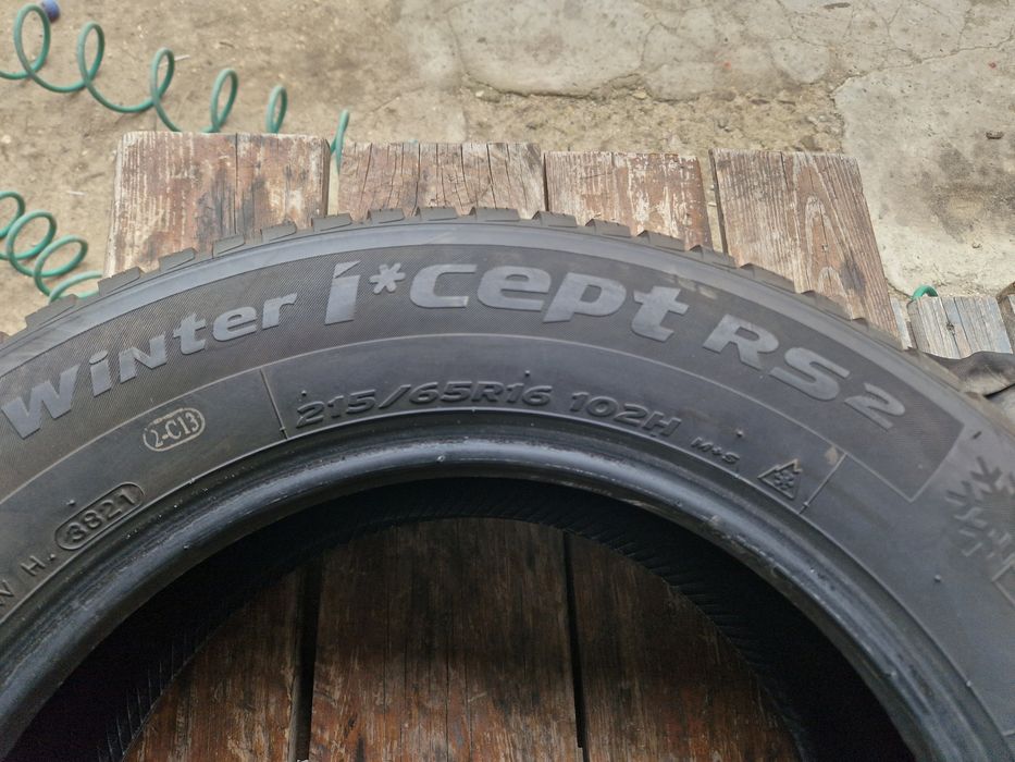 Шини зима 215/65R16 HANKOOK i*cept RS2