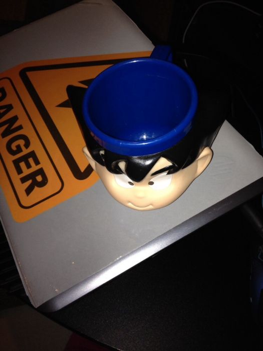 Caneca plástica Dragon Ball do Songoku c/ pega-novinha