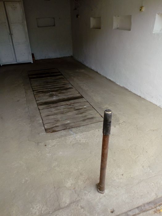 Sprzedam Duży Garaż 19m2 ul.  Zawadzkiego (Kanał, Prąd)