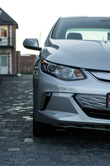 АВТО Chevrolet Volt 2016