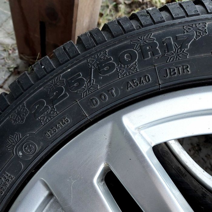 Opony koła 225 50 r 17