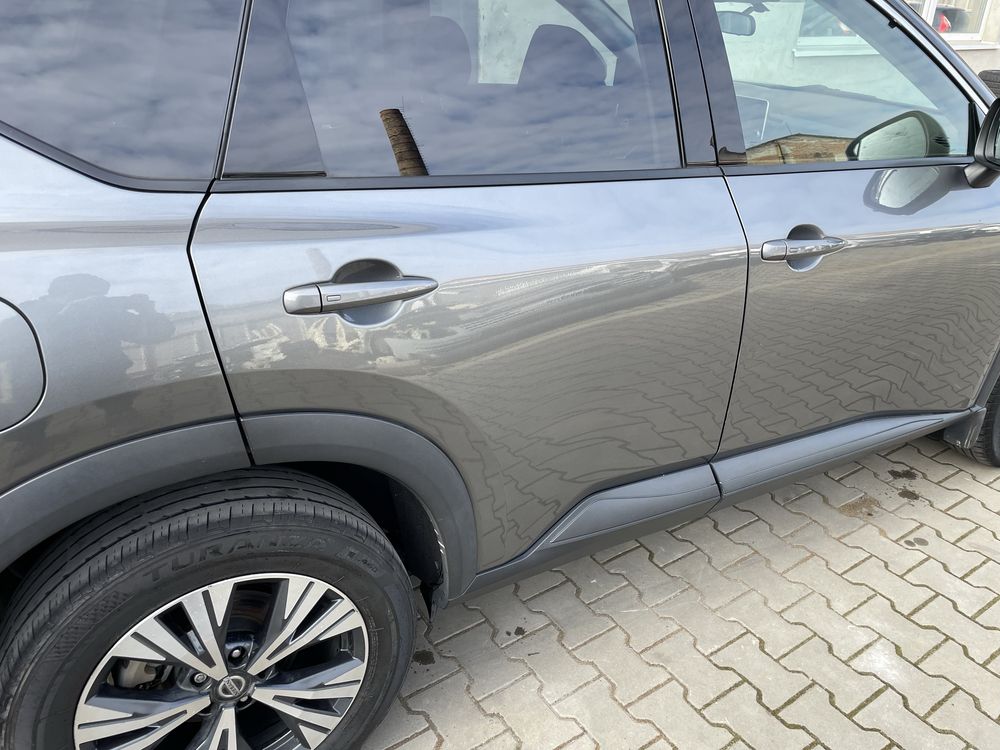 Двері передні задні Nissan Rogue T33 колір KAD