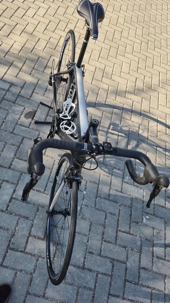 Bicicleta estrada Cannondale Synapse Carbon 105