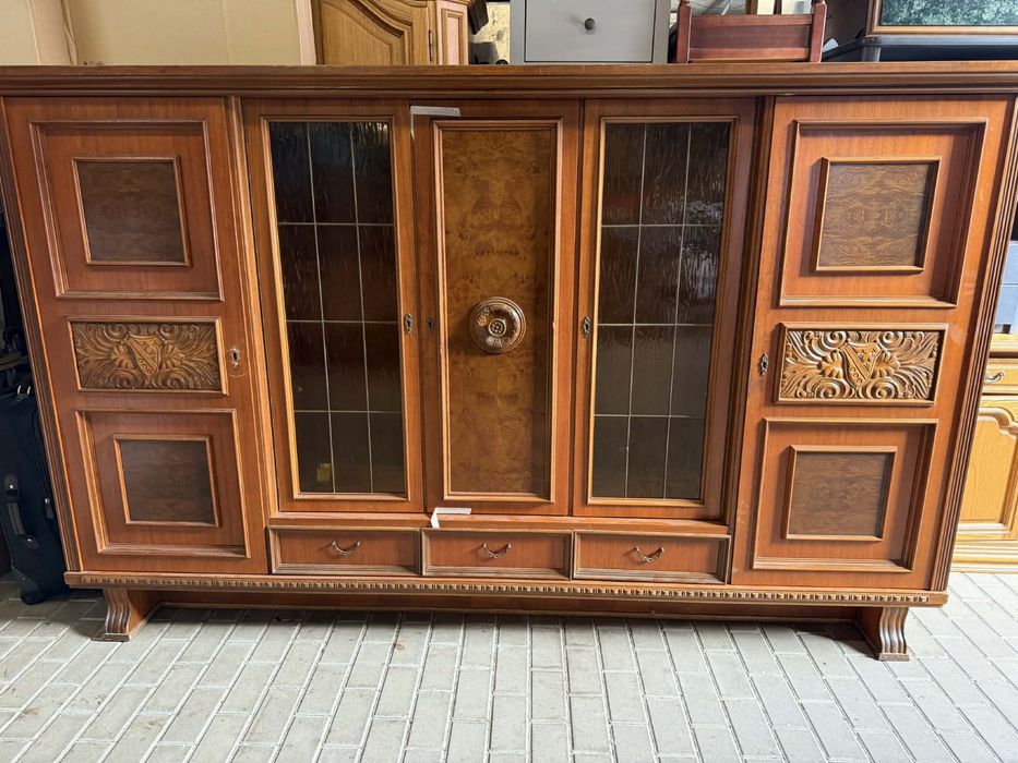 Duza komoda                    .