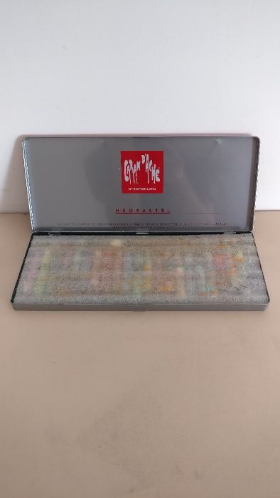 Caixa de Pastel de Óleo Neopastel Caran D´Ache, 24 Cores