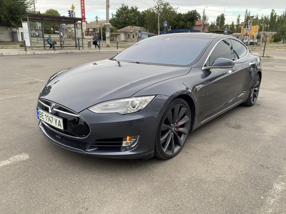 Tesla Model S P90D 2015 року