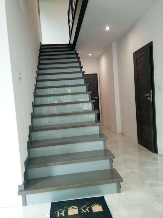 Schody, drzwi drewniane