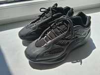 Adidas YEEZY 700 V3