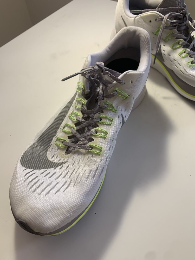 Бігові кросівки Nike оригінал zoom fly 880848-101
