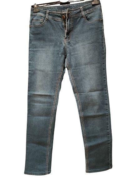 Elastyczne jeansy r.40