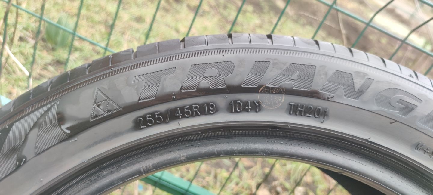 Резина літо 255/45 r19 Triangle TH201