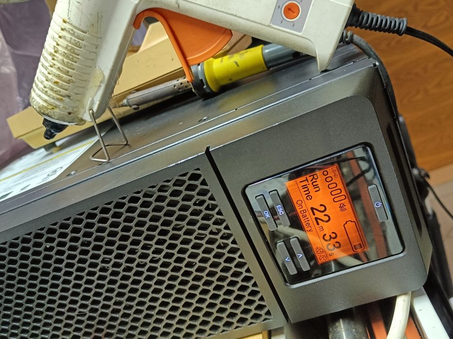 UPS przemysłowy APC 5kVA SRT5KXLT