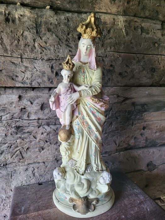 Stara figurka Maryja Królowa Matka Boża Zwycięska