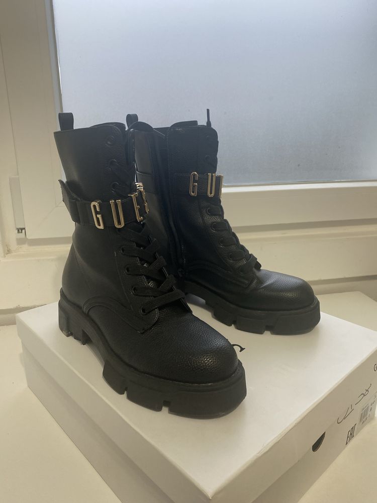 Bota GUESS Preta ( nova coleçao )