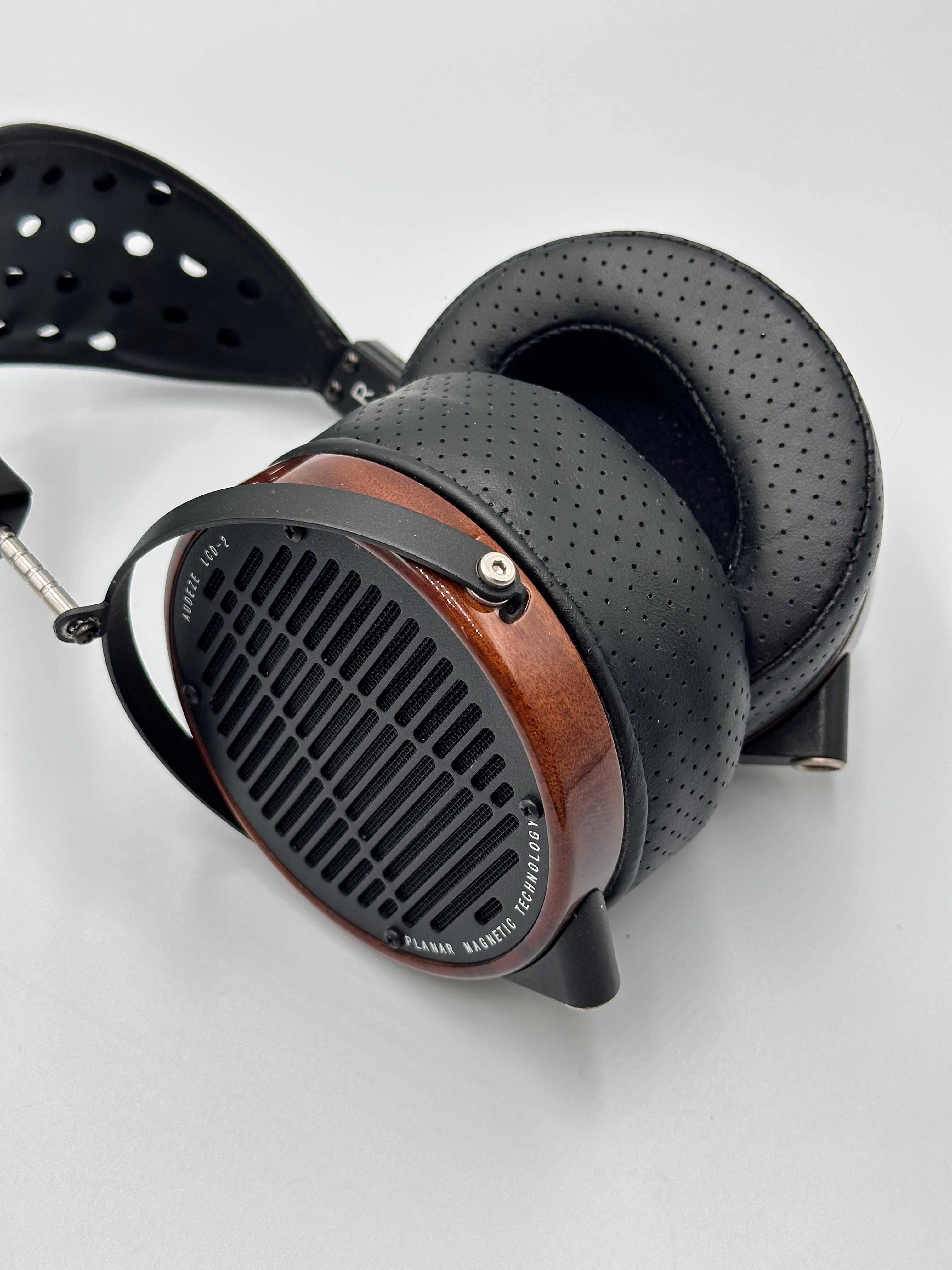 Наушники Audeze LCD-2 Fazor в хорошем состоянии.