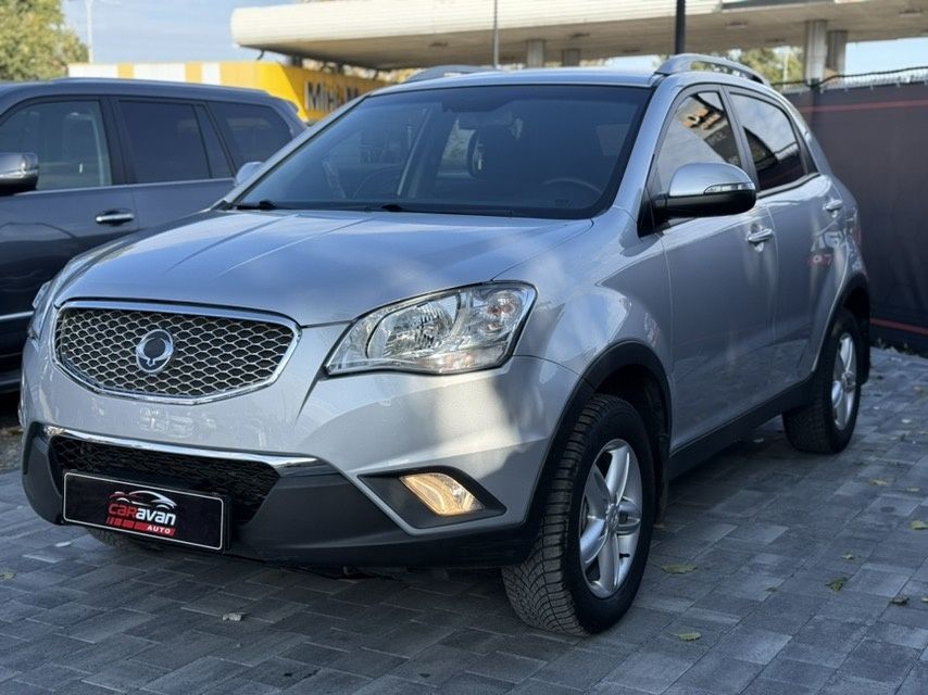 Продам SsangYong Korando 2.0i MT  2013
