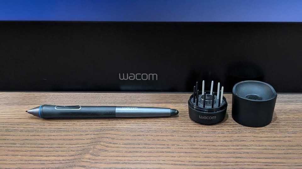 Wacom Cintiq 27QHD - Mesa de desenho + Braço Articulado